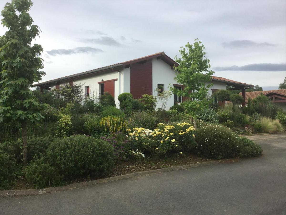 Maison Fleurie Uhart-Cize Екстериор снимка
